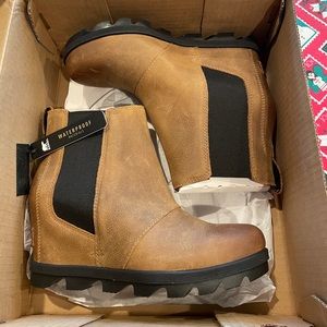 NEW joan of arctic boots
